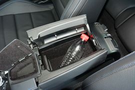 2016款奔驰E200轿跑车