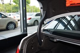 2016款奔驰E200轿跑车