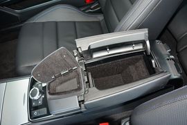 2016款奔驰E200轿跑车