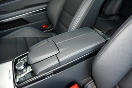 2016款奔驰E200轿跑车