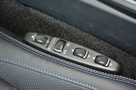 2016款奔驰E200轿跑车