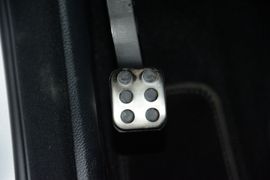 2016款奔驰E200轿跑车