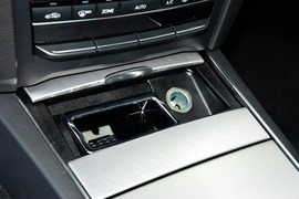 2016款奔驰E200轿跑车