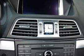 2016款奔驰E200轿跑车