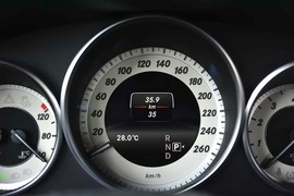 2016款奔驰E200轿跑车