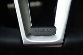 2016款奔驰E200轿跑车