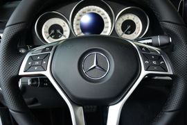 2016款奔驰E200轿跑车