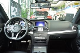 2016款奔驰E200轿跑车