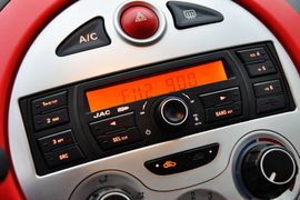 2011款江淮悦悦1.0L