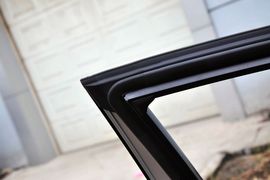 2010款一汽丰田新锐志2.5V风度箐英版