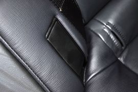 2010款一汽丰田新锐志2.5V风度箐英版