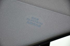 2010款一汽丰田新锐志2.5V风度箐英版