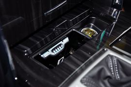 2010款一汽丰田新锐志2.5V风度箐英版