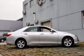 2010款一汽丰田新锐志2.5V风度箐英版