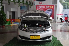 2010款比亚迪M6