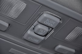 2011款起亚狮跑2.0GLS自动两驱型
