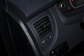2011款起亚狮跑2.0GLS自动两驱型