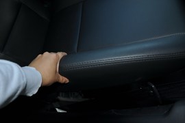 2011款起亚狮跑2.0GLS自动两驱型