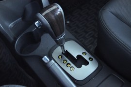 2011款起亚狮跑2.0GLS自动两驱型