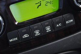 2011款起亚狮跑2.0GLS自动两驱型