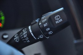 2011款起亚狮跑2.0GLS自动两驱型