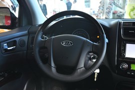 2011款起亚狮跑2.0GLS自动两驱型