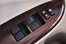 2011款一汽丰田卡罗拉2.0L