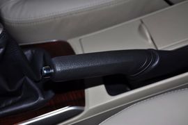 2011款一汽丰田卡罗拉2.0L