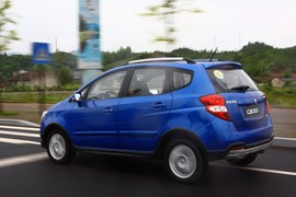 长安CX20试驾1.3L手动运动版