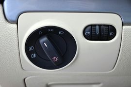 2011款一汽大众高尔夫1.6L自动舒适型