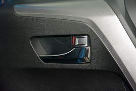 2016款丰田RAV4