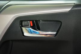 2016款丰田RAV4
