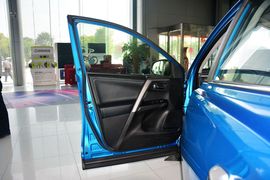 2016款丰田RAV4