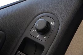 2011款一汽大众高尔夫1.6L自动舒适型