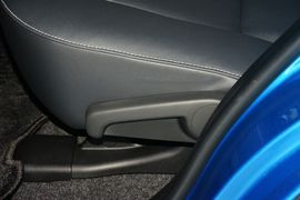 2016款丰田RAV4