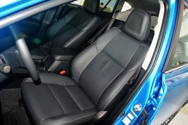 2016款丰田RAV4