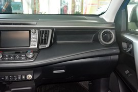 2016款丰田RAV4