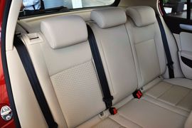 2011款一汽大众高尔夫1.6L自动舒适型