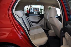2011款一汽大众高尔夫1.6L自动舒适型