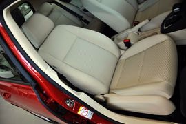 2011款一汽大众高尔夫1.6L自动舒适型