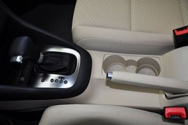 2011款一汽大众高尔夫1.6L自动舒适型