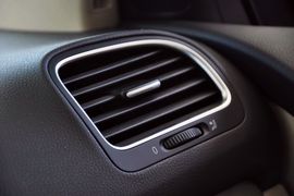 2011款一汽大众高尔夫1.6L自动舒适型