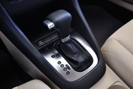 2011款一汽大众高尔夫1.6L自动舒适型