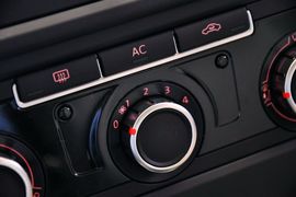 2011款一汽大众高尔夫1.6L自动舒适型
