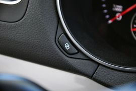 2011款一汽大众高尔夫1.6L自动舒适型