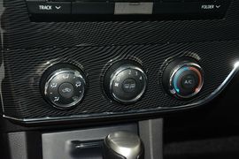 2014款丰田卡罗拉1.6L