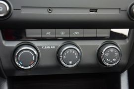 2017款斯柯达明锐1.6L手动智行版