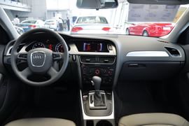 2010款奥迪A4L