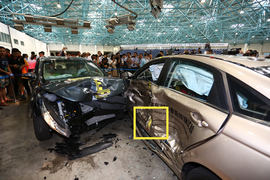 吉利帝豪GL车对车垂直碰撞