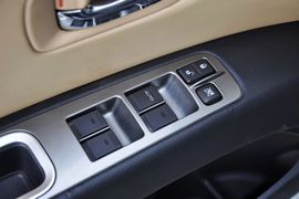 2005款斯巴鲁驰鹏B9